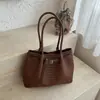2026 Bolso Tote de Gran Capacidad para Principios de Otoño Bolso de Hombro para Viajes Cotidianos Bolso con Textura Tejida de Nicho Bolso de Mano tipo Cesta de Verduras Bolso Tejido para Mujer