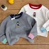 Camiseta térmica de invierno para niños, para niños, engrosada con oso bordado, camiseta de manga larga moderna, capa interior térmica para bebé con bloques de color