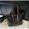 Bolsa Retrô de Luxo Grande Capacidade Feminina 2026 Nova Moda Bolsa de Ombro para o Dia a Dia Bolsa Tote Versátil de Mão Tendência