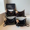 Bolso Retro Sencillo Tipo Bollo para Mujer, Estilo Nuevo, Sensación de Alta Gama, Bolso de Hombro Versátil con Cadena para Debajo del Brazo, Bolso de Mano de Gran Capacidad