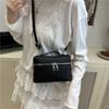 Estilo de Celebridad Italiana Lujo Ligero Bolso de Hombro Cruzado Bolso Lonchera Caja Lp Bolso Cubo Moda Versátil Bolso Cuadrado Pequeño para Mujer