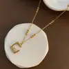 Colar Quadrado de Aço Inoxidável com Design de Nicho Transfronteiriço para Mulheres, Colar de Aço Titânio Estilo Europeu e Americano com Diamante Colorido