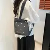 Bolsa Jeans para Mulheres 2025 Nova Coreana Bordada Flor Bucket Bag Grande Capacidade Literária Bolsa de Ombro Tote Bag