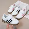 Tenis bajos para niñas, nuevos zapatos casuales de primavera para niños mayores, zapatos casuales para niños con velcro, suela antideslizante, modernos para niños