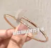 V Ouro Versão AltaPulseira Clássica Elástica Fina para Unhas com Diamantes nas Pontas, Banhada Espessa em Ouro Rosa 18K, Pulseira de Luxo Leve