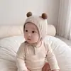 Chapéu de bebê para primavera e outono, fofo e super adorável, chapéu com proteção para as orelhas estilo coreano, touca protetora para fontanela de bebê, chapéu à prova de vento para sair, moderno