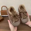 Zapatos de Algodón para Niños 2026 Otoño/Invierno Nuevo Estilo Zapatos de Algodón Forrados de Felpa para Niñas Zapatos Peludos Gruesos y Cálidos Zapatos de Algodón para Niños Medianos y Grandes