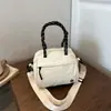 Bolsa de ombro feminina, pode ser usada na transversal, adequada para o trajeto diário, pequena mochila estilo concha, pequena bolsa de mão simples para sair, novo modelo outono 2026