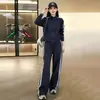 Conjunto deportivo casual estilo europeo para mujer, nueva colección otoño 2026, moderno conjunto de dos piezas con cárdigan y pantalón de pierna ancha para figuras petite