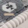 Cojín de Sofá de Felpa Estilo Nuevo 2026, Estilo Lujo Ligero, Funda de Sofá de Cuero Antideslizante de Fila Recta, Manta Cojín para Asiento de Otoño e Invierno, Transfronterizo