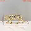 Lujo Accesible Europeo Dorado Calado León Caballo Elefante Animal Escultura Adornos Sala de Estar Entrada Decoración Suave Accesorios para el Hogar