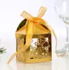 Caja de dulces navideños de Amazon caja de papel cuadrada brillante hueca caja de dulces con patrón de niña pequeña hueca ventas directas de fábrica