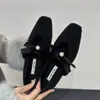 Zapatos de Lana Gruesos con Tacón de Chanclas Estilo Chanel para Mujer, Invierno 2026 Zapatos de Algodón Mary Jane Peludos con Punta Cuadrada y Lazo