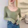 Sentido del diseño~Nuevo suéter de cachemir con cuello en U grande de nicho Otoño/Invierno para mujer, ajuste ceñido, suéter interior, tejido de punto base suave y pegajoso