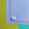 Lazo Gato KT Resina Joyería Accesorios al por Mayor DIY Gel de Crema Pasador de Pelo Accesorios para el Cabello Funda de Teléfono Móvil Decoración Interior de Coche
