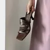 2026 Nuevo Estilo Suaves de Piel de Oveja de Primera Capa Modernas Sandalias Cuadradas Abiertas para Mujer, Uso Exterior de Verano, Tacones Altos, Sensación de Alta Gama, Adecuadas para Combinar con Vestidos