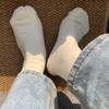 Calcetines sin hueso para niños blancos de verano de felpa de media caña calcetines Ins modernos combinables estilo universitario calcetines de luna calcetines blancos pequeños
