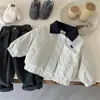 Jaqueta Grossa de Algodão para Meninos 2026 Outono e Inverno Nova Jaqueta Grossa Estilosa com Gola Reversível Estilo Coreano Casaco de Algodão Infantil