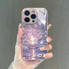Producto popular de comercio exterior: Funda de cristal con pintura metálica para iPhone 17 de mariposa iridiscente morada con ondas de agua, funda protectora rosa para 16 Pro