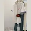 Camiseta de Manga Corta con Parche Bordado de Rayas de Letras de Diseño Moderno Top Holgado de Talla Grande con Cuello Redondo para Mujer