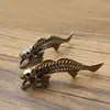 Colgante para hombre de latón puro hueco con forma de espina de pez personalizado creativo, colgante vintage, colgante para llavero de coche, regalo artesanal