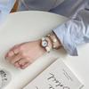 23 Nuevo Reloj de Nicho de Moda para Mujer Reloj de Cuarzo Retro de Lujo Ligero para Estudiante Correa de Cuero de Alta Gama