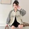 Chaqueta de béisbol para niñas 2026 nueva moda de otoño chaqueta bordada de bloques de color para niños mayores, estilo coreano versátil para otoño