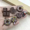 Juguete de Comida Simulada Resina Oreo Pastel de Chocolate Donut Colgante Llavero DIY Adorno Colgante Accesorios