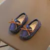 Zapatos de Moda de Cuero Estilo Británico para Niños 2026 Primavera/Otoño Nuevos Mocasines Slip-on de Suela Suave para Niñas Zapatos Individuales con Lazo