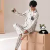 Algodão PuroPijama Masculino de Desenho Animado Cardigã de Manga Longa Conjunto de Roupa de Casa Listrado, Adequado para Usar ao Ar Livre, Novo Modelo de Outono 2026