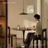 Popular silla de comedor vintage de madera maciza nórdica para uso doméstico, silla Rey moderna simple retro para sala de estar, para espacios pequeños, estilo dopamina