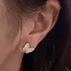 Pendientes de Mariposa de Zirconia Súper Brillantes de Lujo Ligero Estilo Coreano para Mujer, Pendientes Versátiles de Diamante Completo Estilo Hada de Gama Alta de Nicho Tendencia