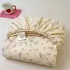 Falda de Cama Individual de Doble Capa de Gasa con Estampado de Nube de Dibujos Animados Universal para Cuatro Estaciones Juego de Tres Piezas de Ropa de Cama Cubierta de Cama para Niños de Algodón Puro Cubierta de Colchón