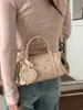 Bolsa Retrô para Mulheres 2026 Nova Moda Primavera Nicho Bolsa de Ombro com Tachas Bolsa Transversal para o Dia a Dia Bolsa Feminina