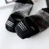 Calcetines invisibles de malla para primavera y verano tipo barco calcetines de rayas de arroz calcetines invisibles de silicona para hombre fabricantes al por mayor