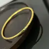 Luz de nicho de lujo de alta gama, moda exquisita, hielo picado, pulsera versátil, joyería, personalidad, apilable, estilo simple, liso y elegante