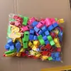 Venta directa de fábrica artículos deportivos silbato de plástico juguete silbato de árbitro de porristas promoción al por mayor silbato de juguete
