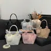 Bolsa de Mão Estilo Balde Retro Chique de Alta Qualidade Nova Coleção Primavera 2026 Versátil Casual Bolsa de Ombro Bolsa Transversal para o Dia a Dia