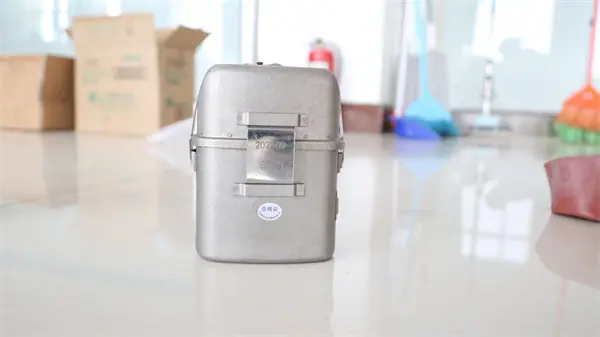 压缩氧气自救器2