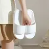 Sandálias Femininas 2026 Novas Chinelos de Banho para Uso Doméstico, Populares Leves Confortáveis Chinelos de Banheiro Domésticos para Homens