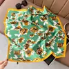 Novo Estilo Lenço Quadrado Feminino 70cm com Elegante Estampa Floral, Lenço de Seda Chiffon Cetim, Lenço de Pescoço Decorativo Artístico de Alta Qualidade