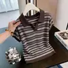 Blusa de tricô com gola polo listrada Melard de manga curta para mulheres, verão 2026, modeladora e valorizadora, super popular e que rejuvenesce