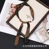 Colar Lenço de Seda com Contas de Designer Único, Ajustável e Versátil para Primavera e Verão, Acessório de Pescoço com Senso de Estilo, Lenço de Fita para Mulheres