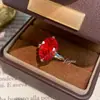 Anillo de Color Azul Hielo Marítimo con Corte de Flor de Hielo Huevo de Paloma de Lujo Ligero a la Moda con un Toque de Alta Gama, Anillo Verde Manzana de Diamante de Alto Carbono Padparadscha