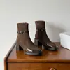 Botas de media pantorrilla para mujer para otoño e invierno, nuevas botas de tacón alto con empalmes de estilo francés con hebilla de cinturón, tacón grueso, cremallera lateral, botas Martin, botines