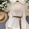 Suéter casual de punto de manga larga con cuello calado para mujer, adecuado para un look petite, de inspiración vintage y casual en blanco
