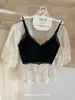 Camisola Fina de Renda Francesa Estilo Desejo Puro de Alta Qualidade para o Verão com Bojos para Usar por Baixo ou por Cima, Apresentando um Lindo Design nas Costas para Mulheres