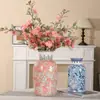 Nuevo Jarrón de Cerámica Azul y Blanco Estilo Chino Patrón de Flores y Pájaros en Dos Colores Azul y Rosa Botella de Decoración para el Hogar Sala de Estar Arreglo Floral Porcelana