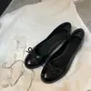 Versión de Piel de Oveja ~ Mismo Estilo que la Mamá Uva Clásico de Nicho Tacones Redondos Pequeños con Lazo para Commuter para Mujer