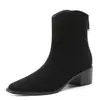 Botas de cano médio com sola grossa retrô 776-3 para mulheres, novo estilo com bico de couro desgastado e fivela, modernas e versáteis, botinhas de estilo britânico